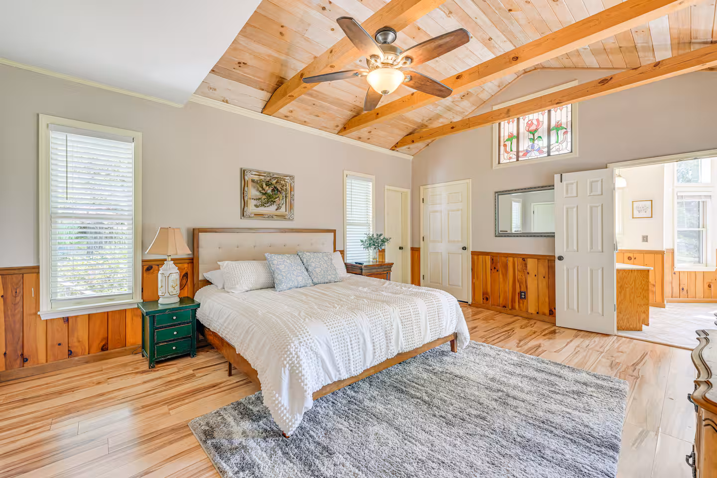 Master bedroom in Franklin NC cabin that sleeps 15 — Chateaux Wedgewood Smoky Mountains retreat